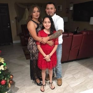 Meet your Posher, Adela